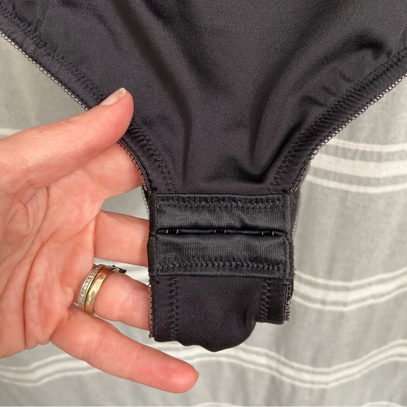 NWT MAIDENFORM / Women's Flexees Embellished Firm Control Bodysuit Size 36C - Picture 8 of 9